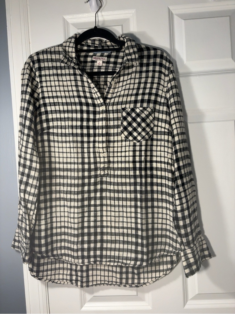 Merona Women’s Black & Cream Plaid Button Front Shirt Size L